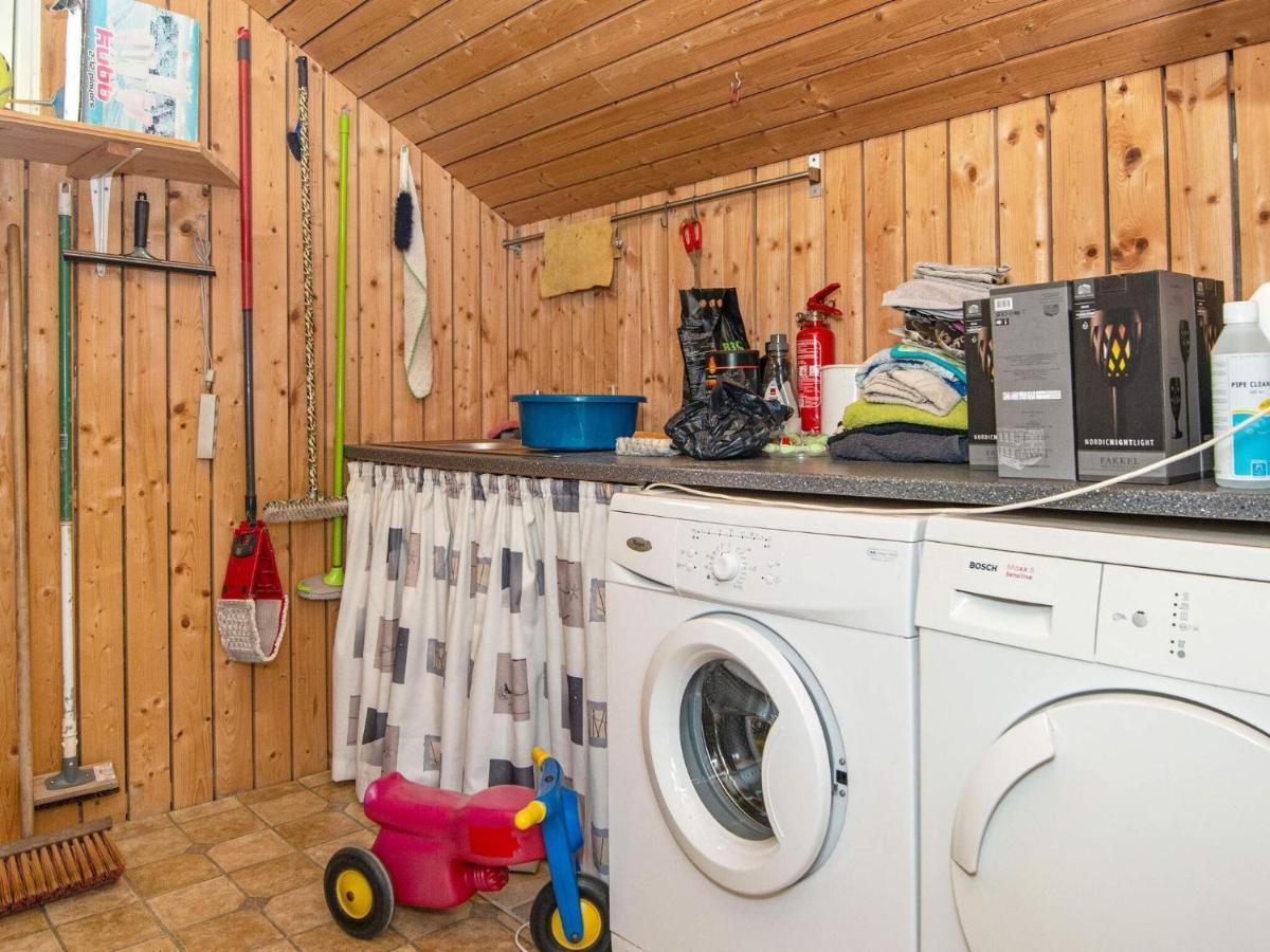 8 Person Holiday Home In Hovborg 外观 照片